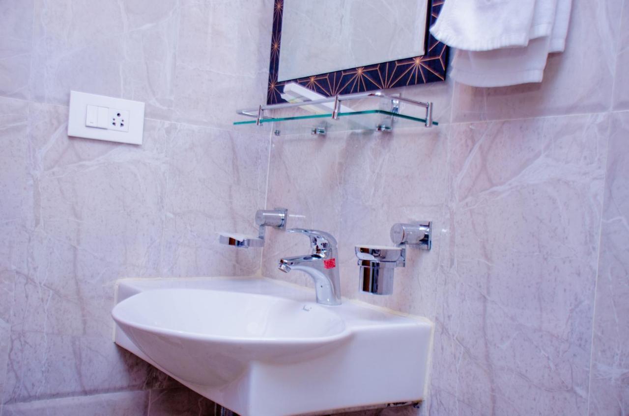 Hotel Platinum Kinshasa Extérieur photo