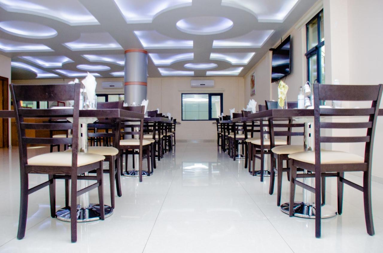 Hotel Platinum Kinshasa Extérieur photo